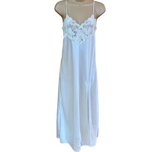 Victoria’s Secret Long Cream Nightgown‎ M